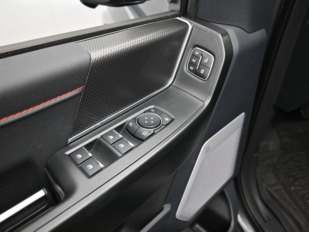 2025 Ford F-150 Raptor photo 9