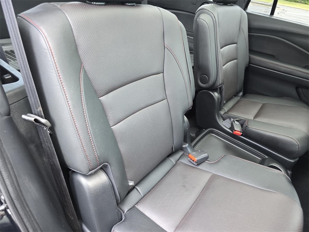2022 Honda Pilot Black Edition photo 18