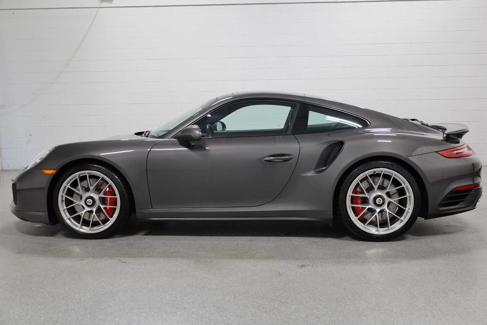 2019 Porsche 911 Turbo S photo 2