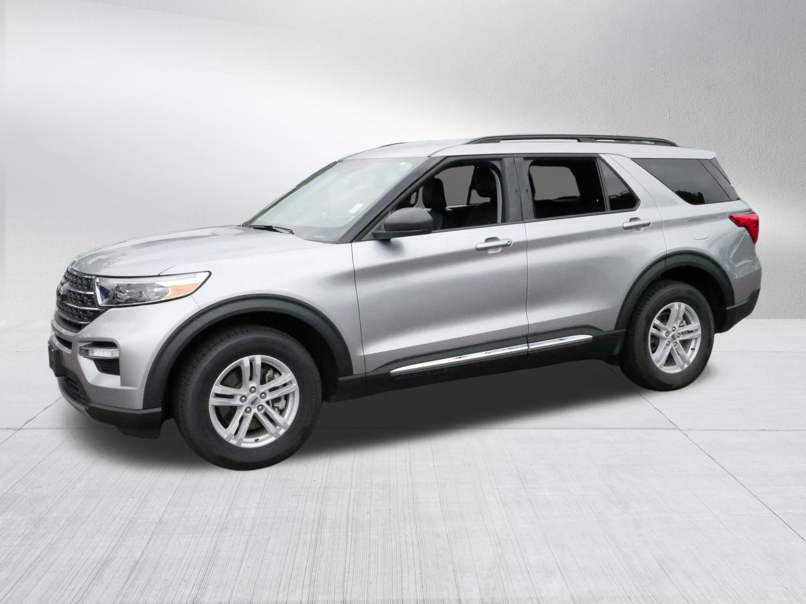 2024 Ford Explorer XLT photo 3