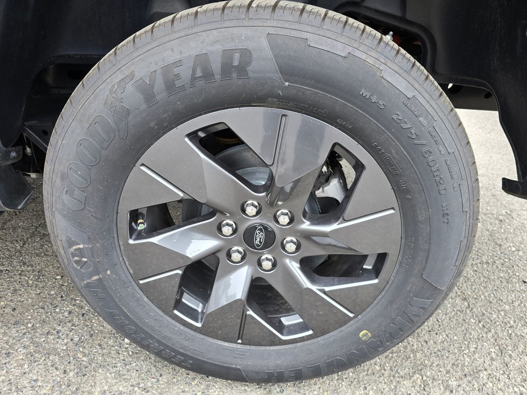 2025 Ford F-150 Lightning photo 9