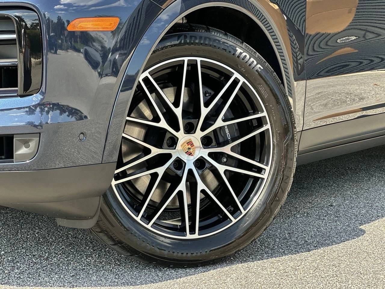 2025 Porsche Cayenne Coupe photo 14