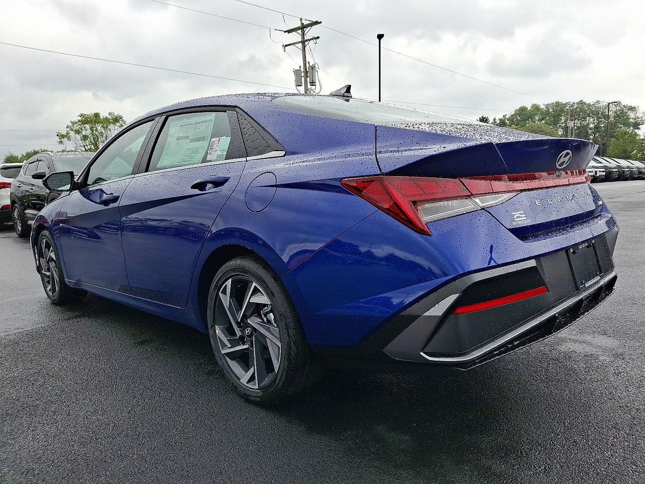 2025 Hyundai Elantra Limited photo 3