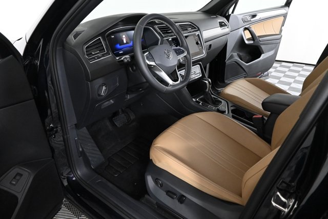 2024 Volkswagen Tiguan SE Wolfsburg Edition photo 19