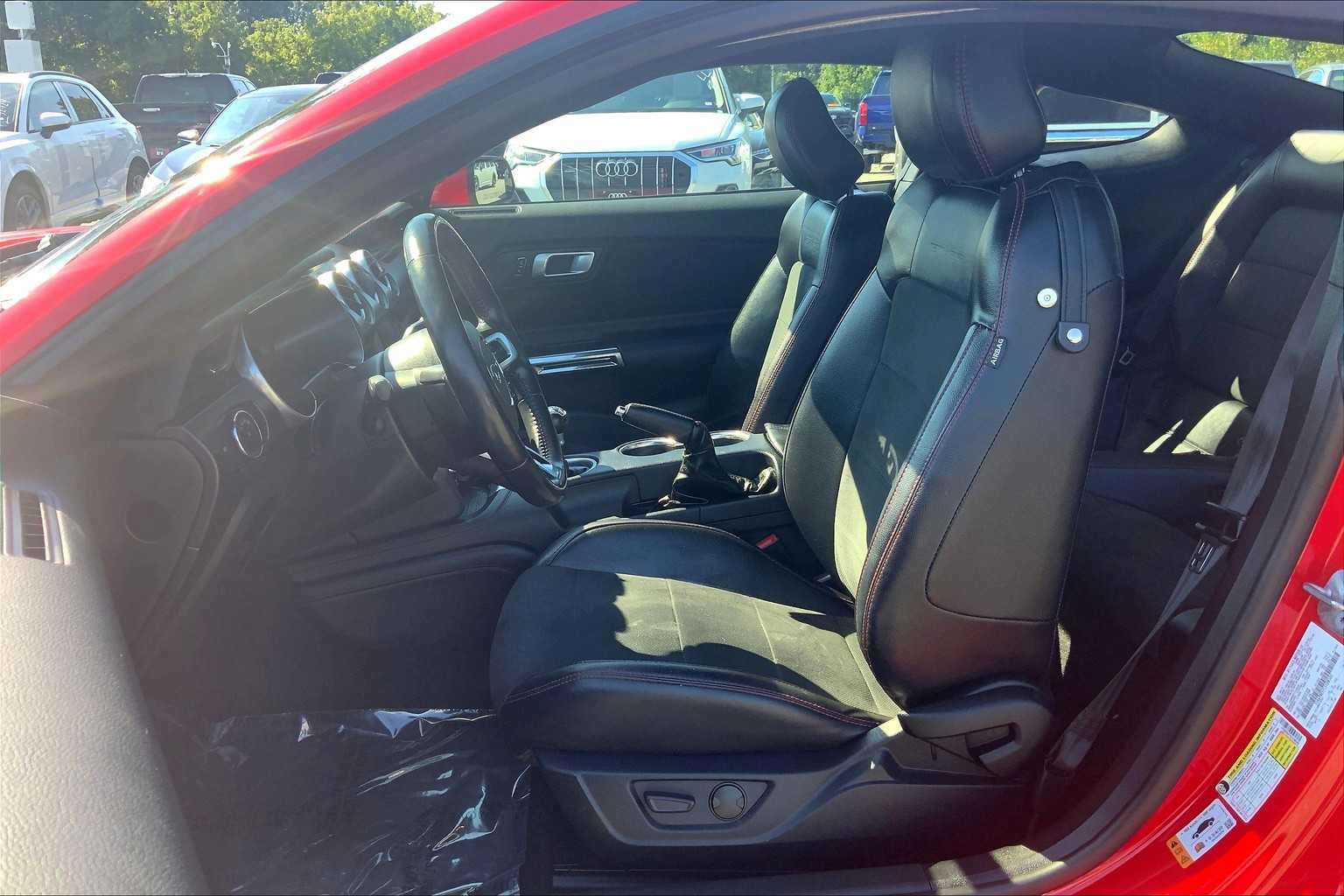 2020 Ford Mustang GT Premium photo 7
