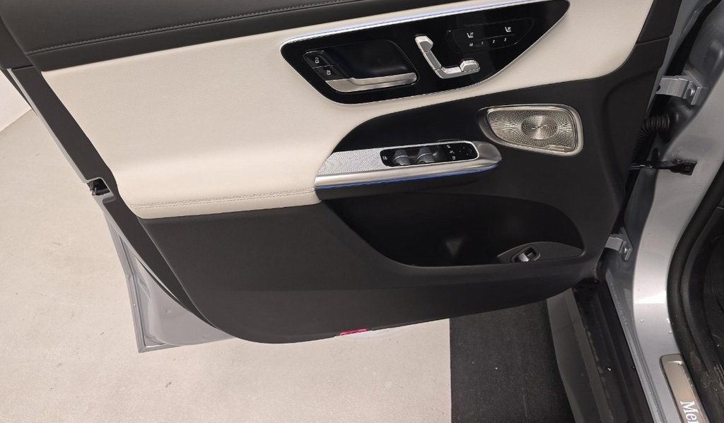 2025 Mercedes Benz GLC 300 4MATIC photo 9