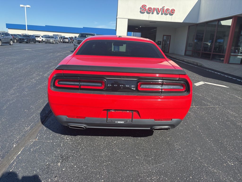 2015 Dodge Challenger SXT photo 4