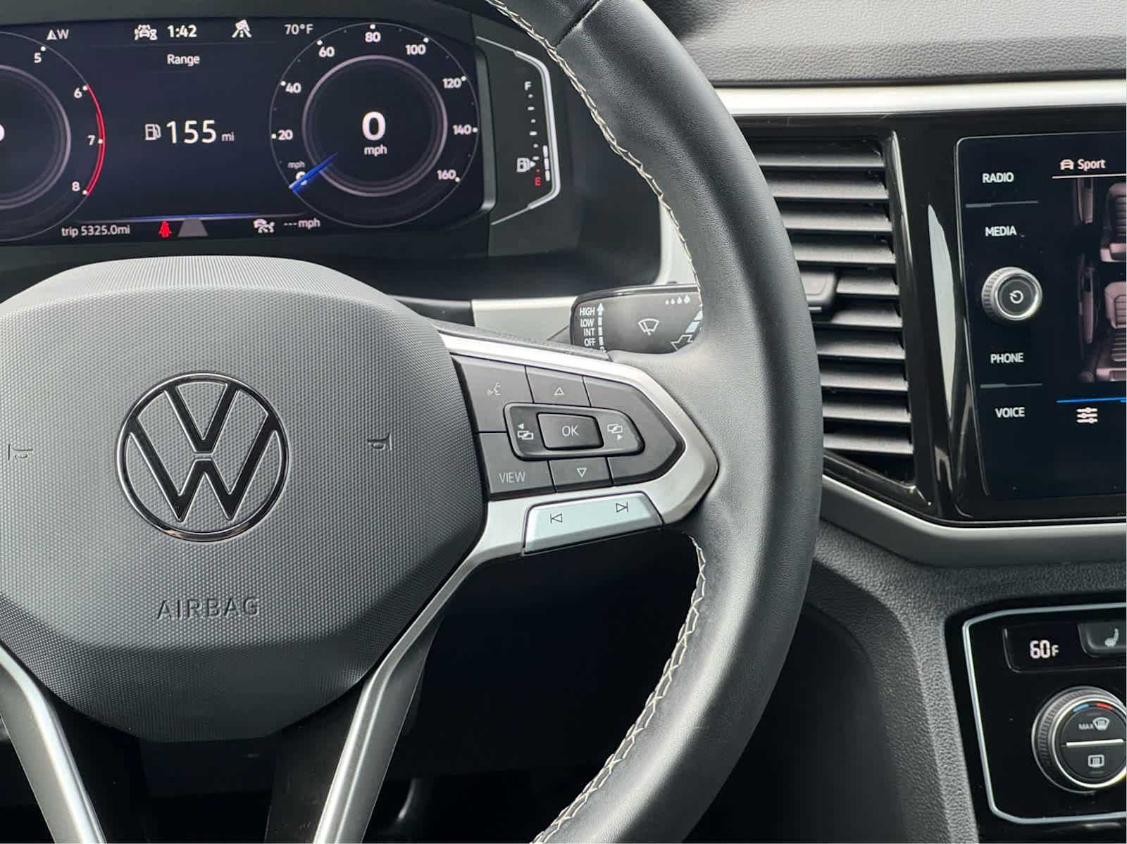 2023 Volkswagen Atlas Cross Sport V6 SE Technology photo 27