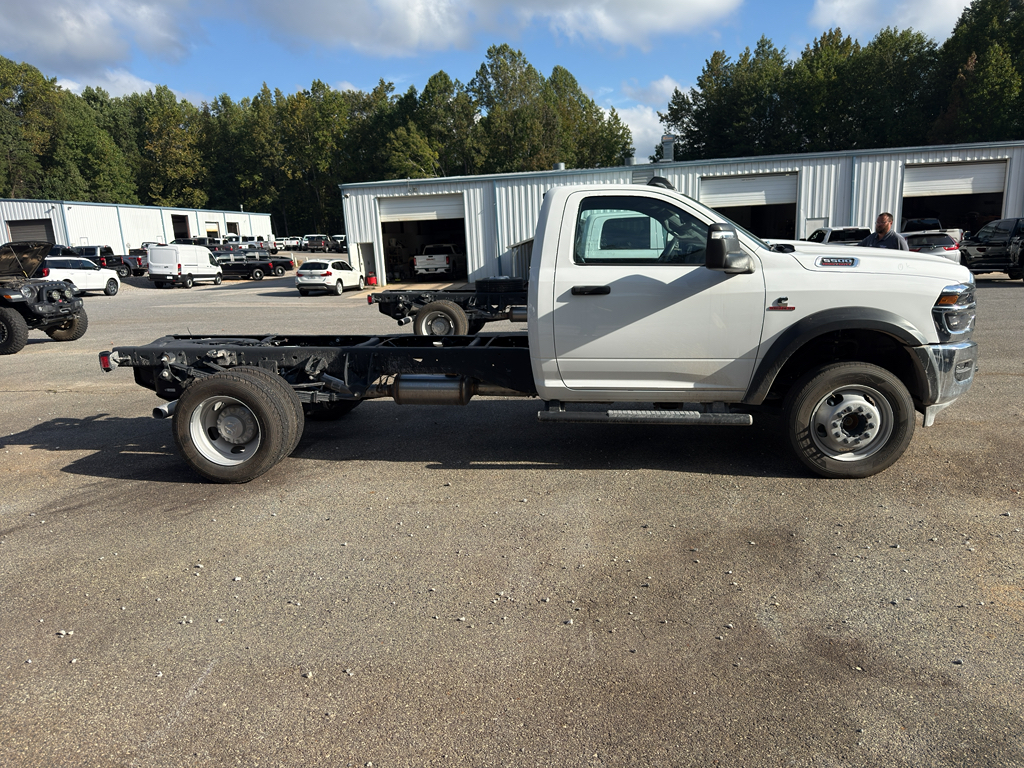 2025 Ram 5500 Tradesman photo 6