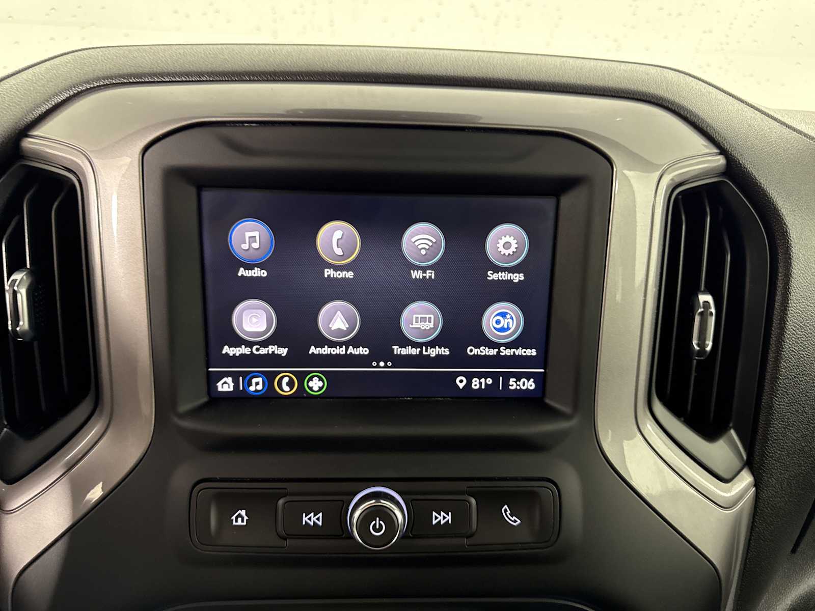 2022 Chevrolet Silverado 1500 Custom photo 10