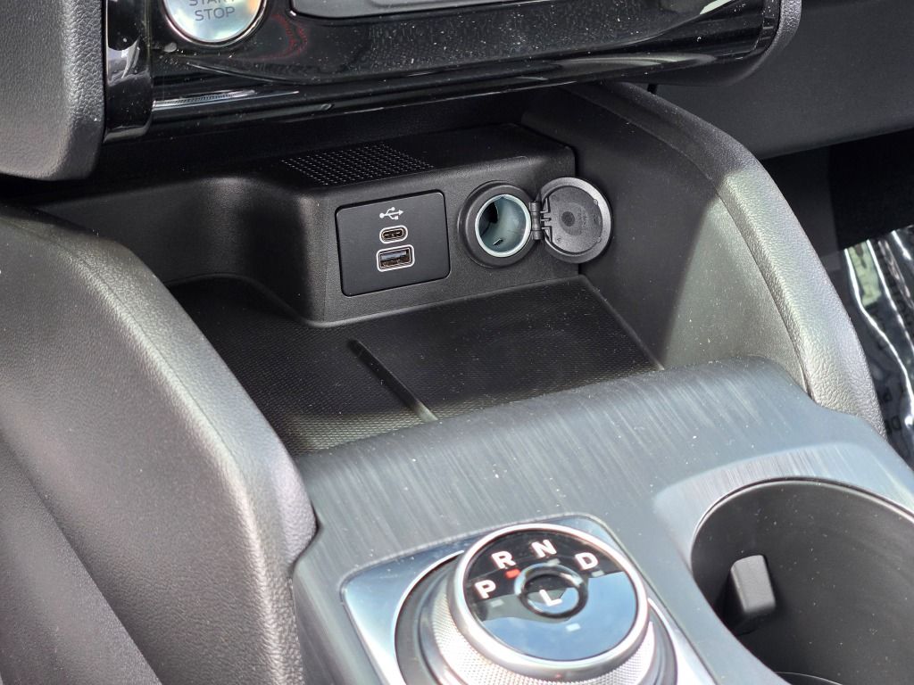2025 Ford Escape Hybrid ST-Line Select photo 27