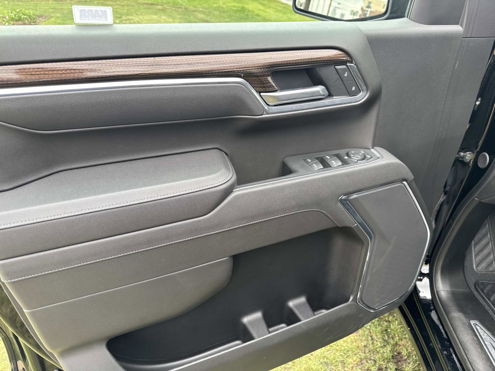 2025 Chevrolet Silverado 1500 LT photo 15