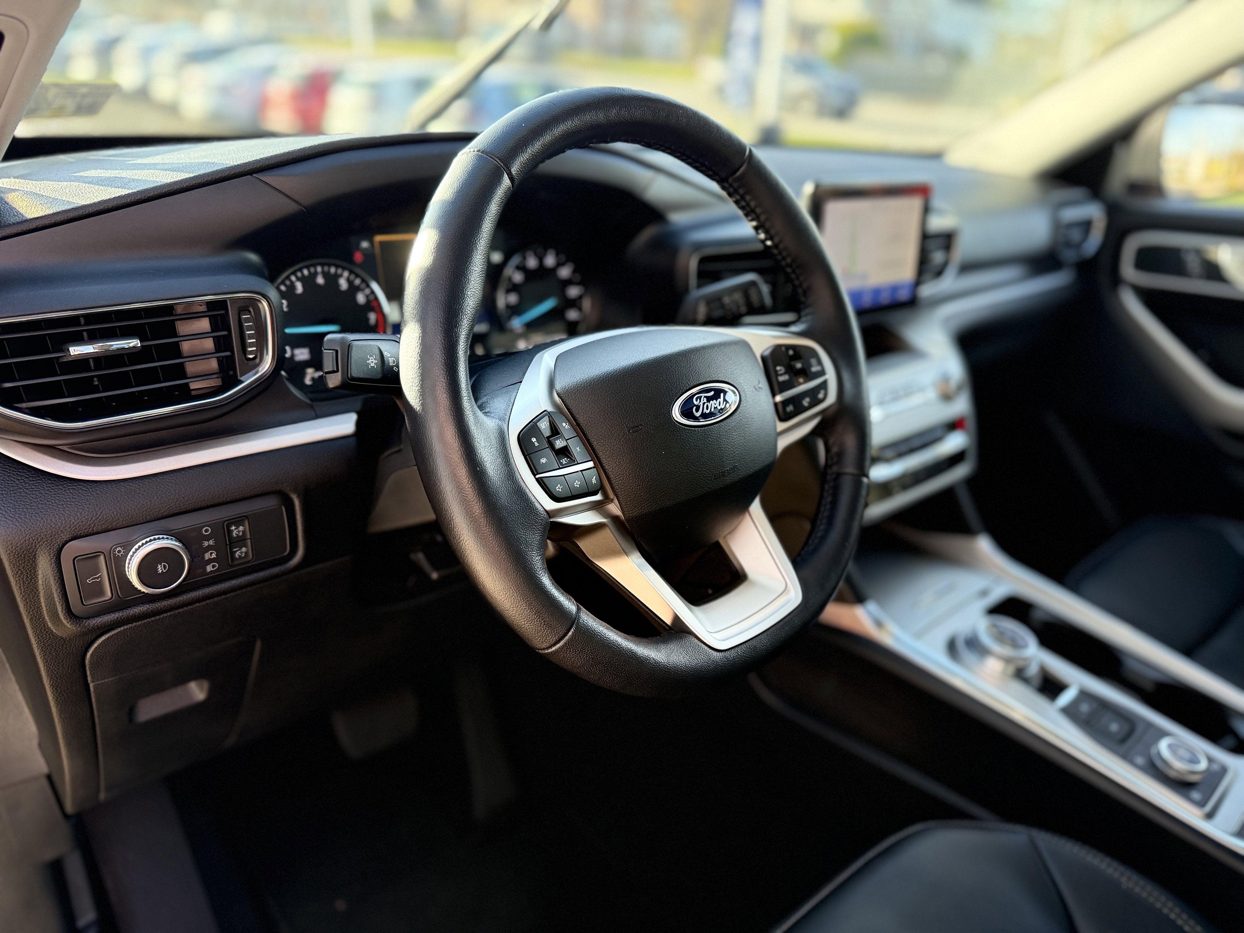 2021 Ford Explorer XLT photo 4