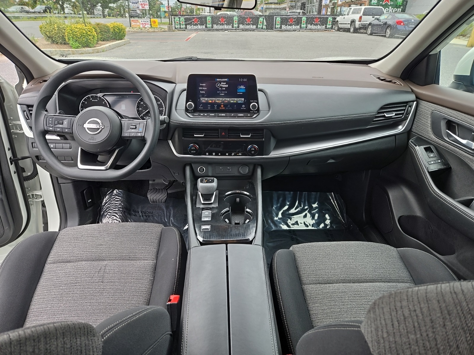 2023 Nissan Rogue SV photo 3