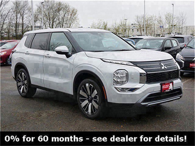 2025 Mitsubishi Outlander SE's photo