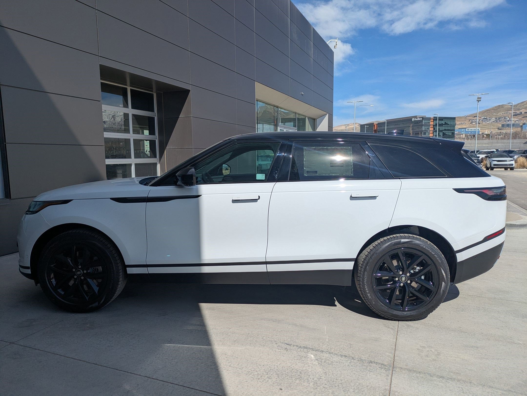 2026 Land Rover Range Rover Velar S photo 9
