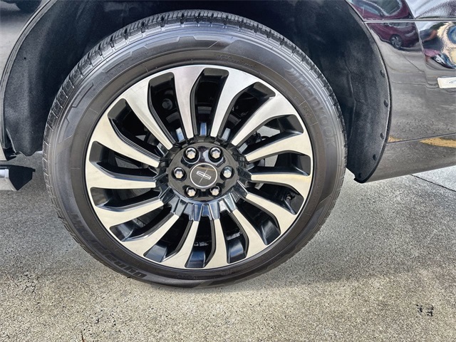 2022 Lincoln Navigator Black Label photo 11