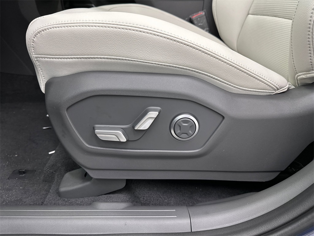 2026 Hyundai Santa Fe Limited photo 10