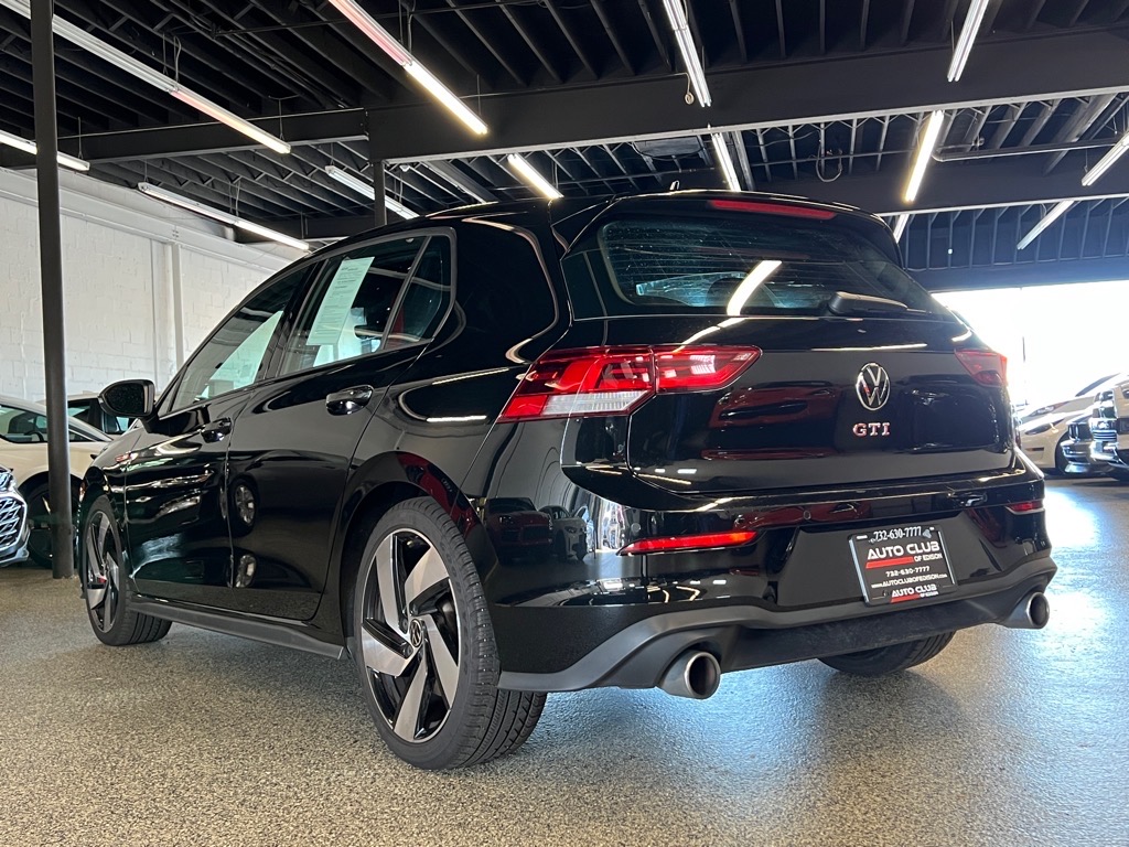 2024 Volkswagen Golf GTI S photo 3