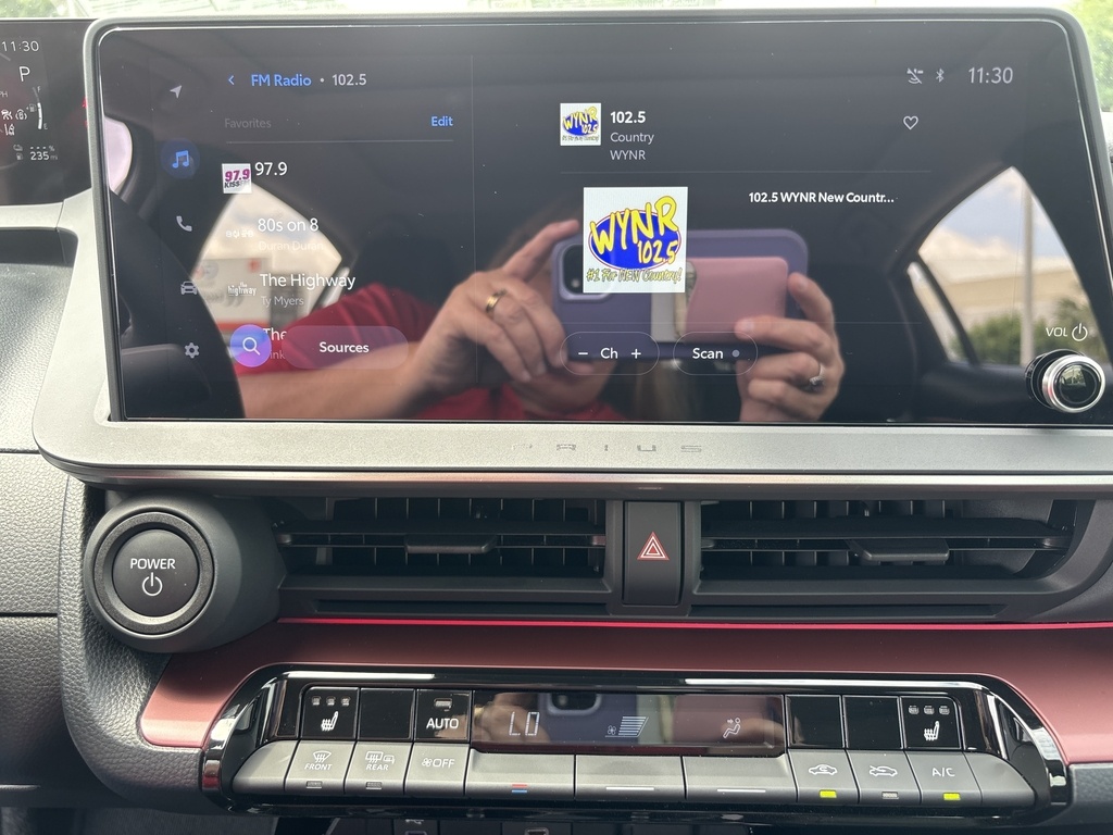 2024 Toyota Prius Prime XSE photo 26
