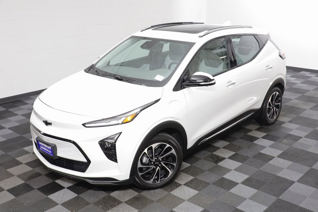 Used 2022 Chevrolet Bolt EUV Premier with VIN 1G1FZ6S00N4110426 for sale in Naperville, IL