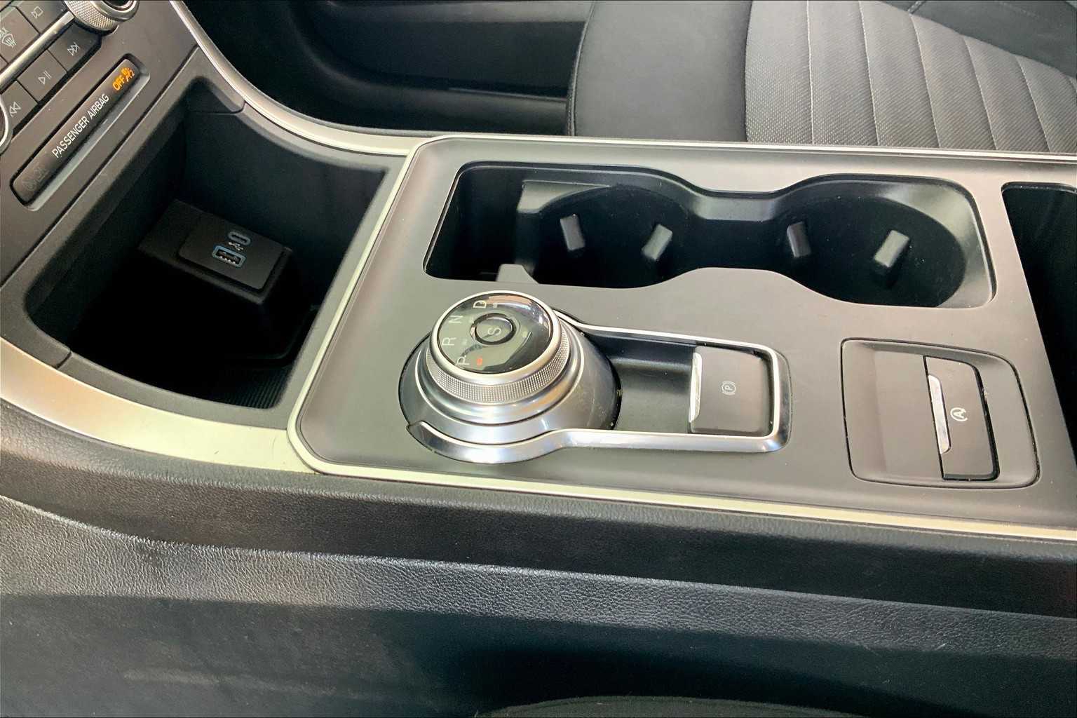 2022 Ford Edge SE photo 26
