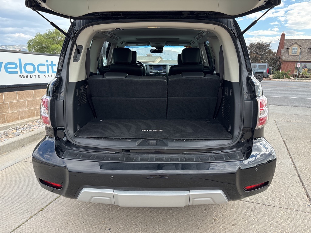 2017 Nissan Armada Platinum photo 4