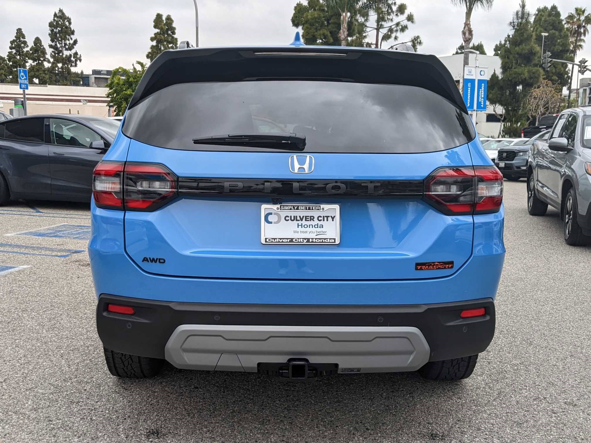 2025 Honda Pilot TrailSport photo 3