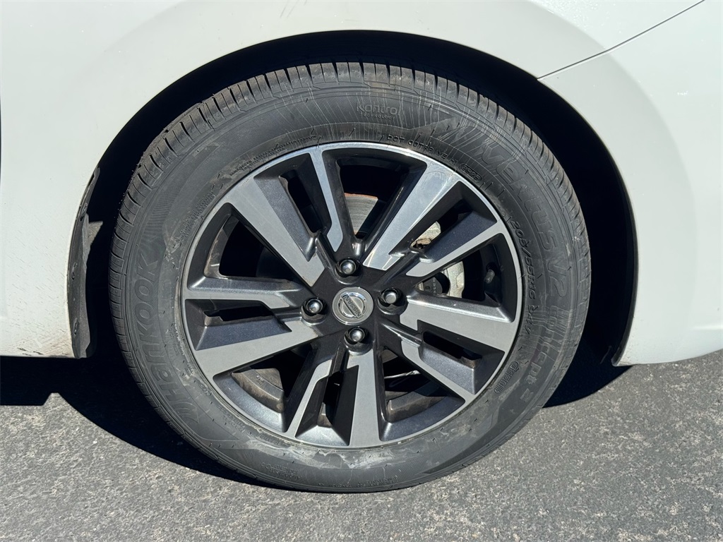 2020 Nissan Versa 1.6 SV photo 2
