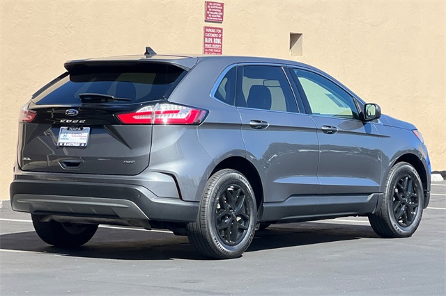2023 Ford Edge SEL photo 3