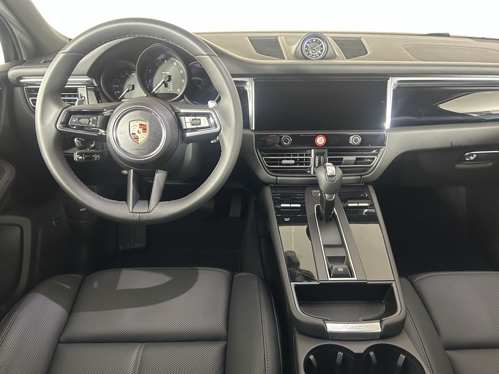 2024 Porsche Macan photo 17
