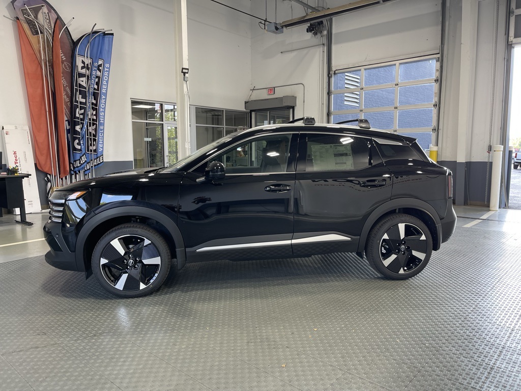 2026 Nissan Kicks SR photo 4