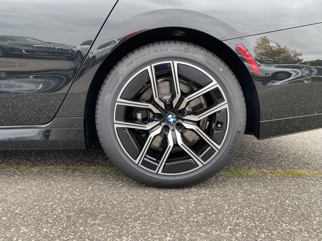 2026 Bmw 740i xDrive Sedan photo 3