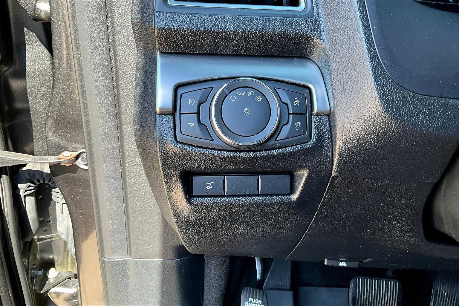 2018 Ford Explorer XLT photo 29