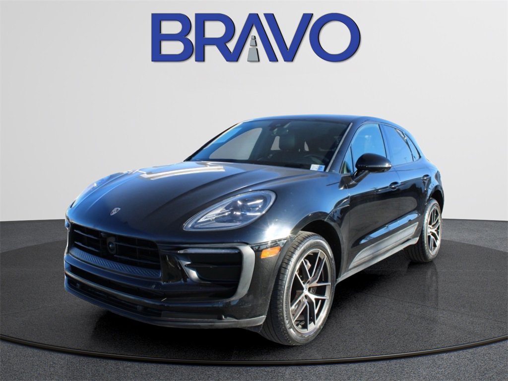 2023 Porsche Macan T's photo