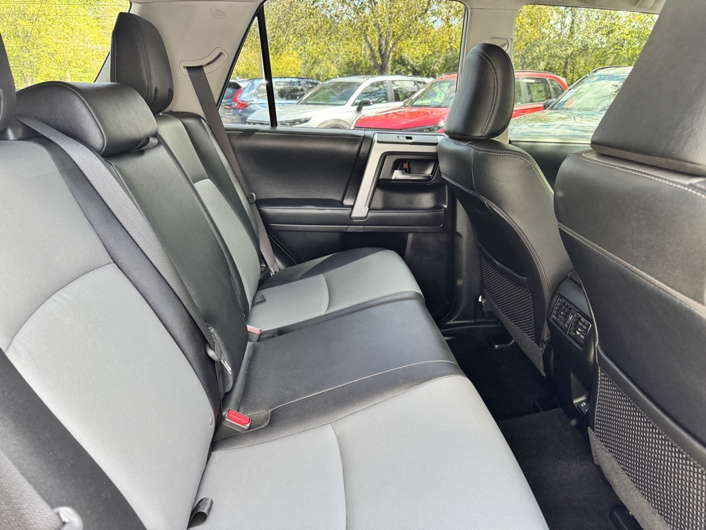 2021 Toyota 4Runner SR5 Premium photo 6