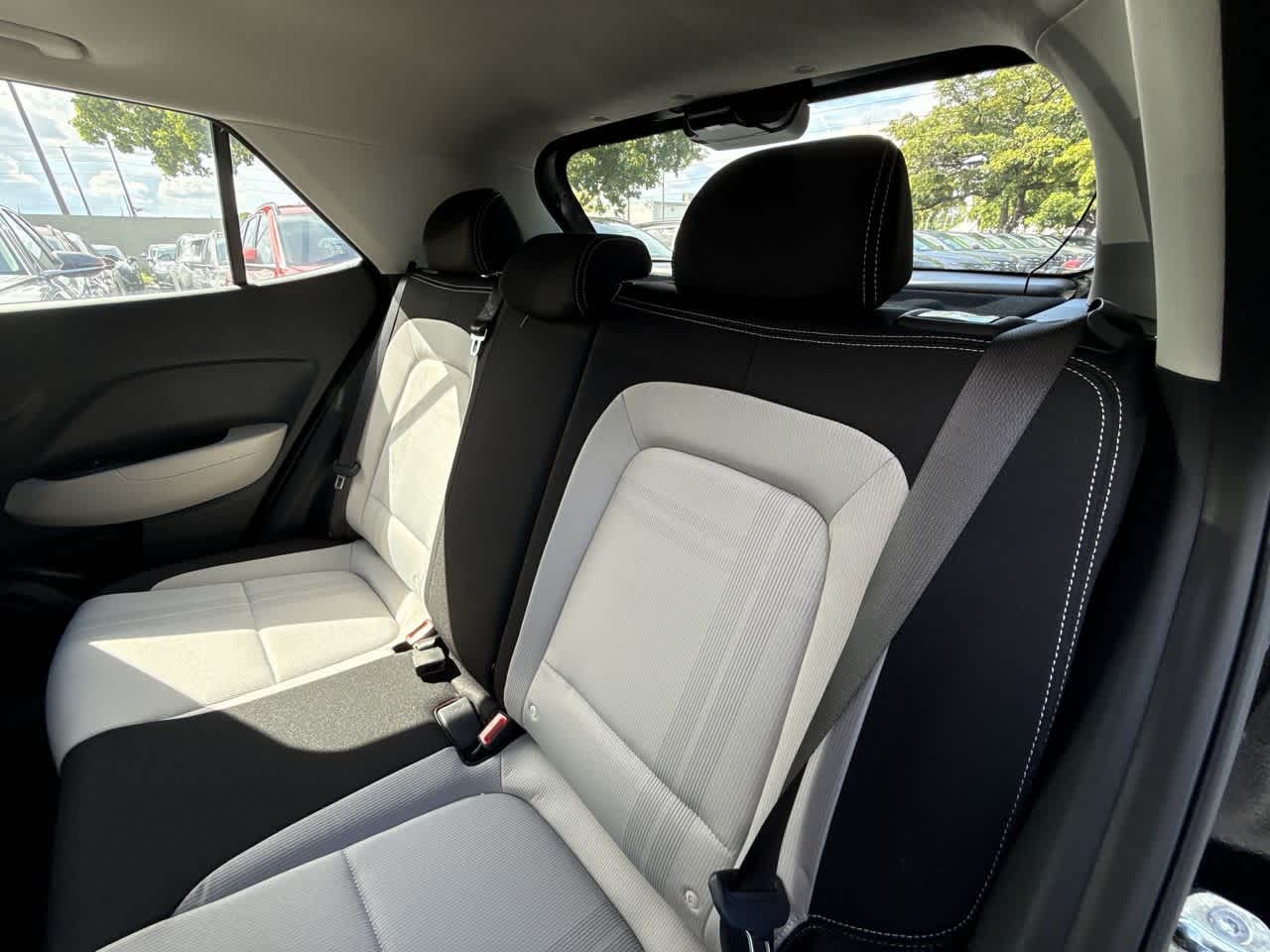 2025 Hyundai Venue SEL photo 20