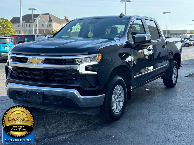 2025 Chevrolet Silverado 1500 LT photo 4