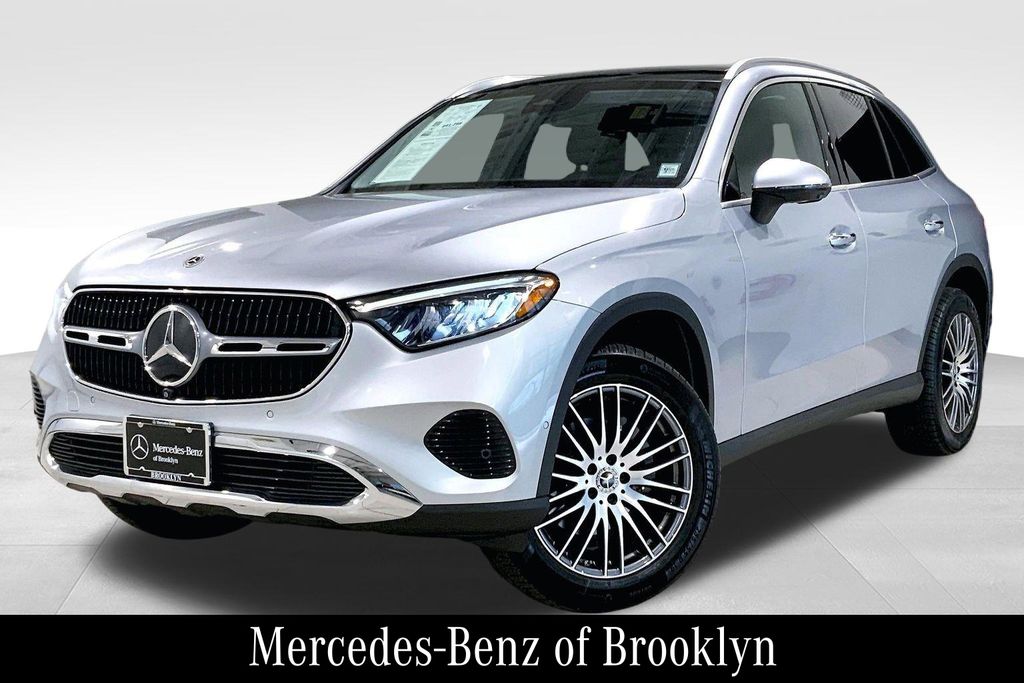 2023 Mercedes Benz GLC 300 4MATIC photo 2