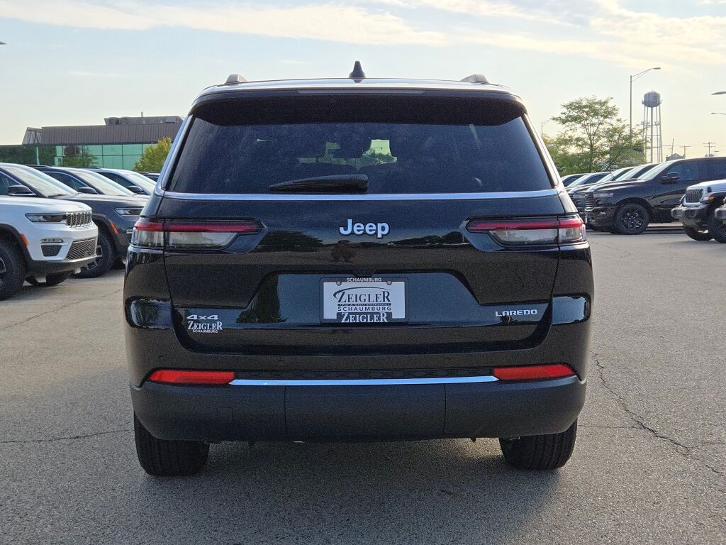 2025 Jeep Grand Cherokee Laredo photo 14