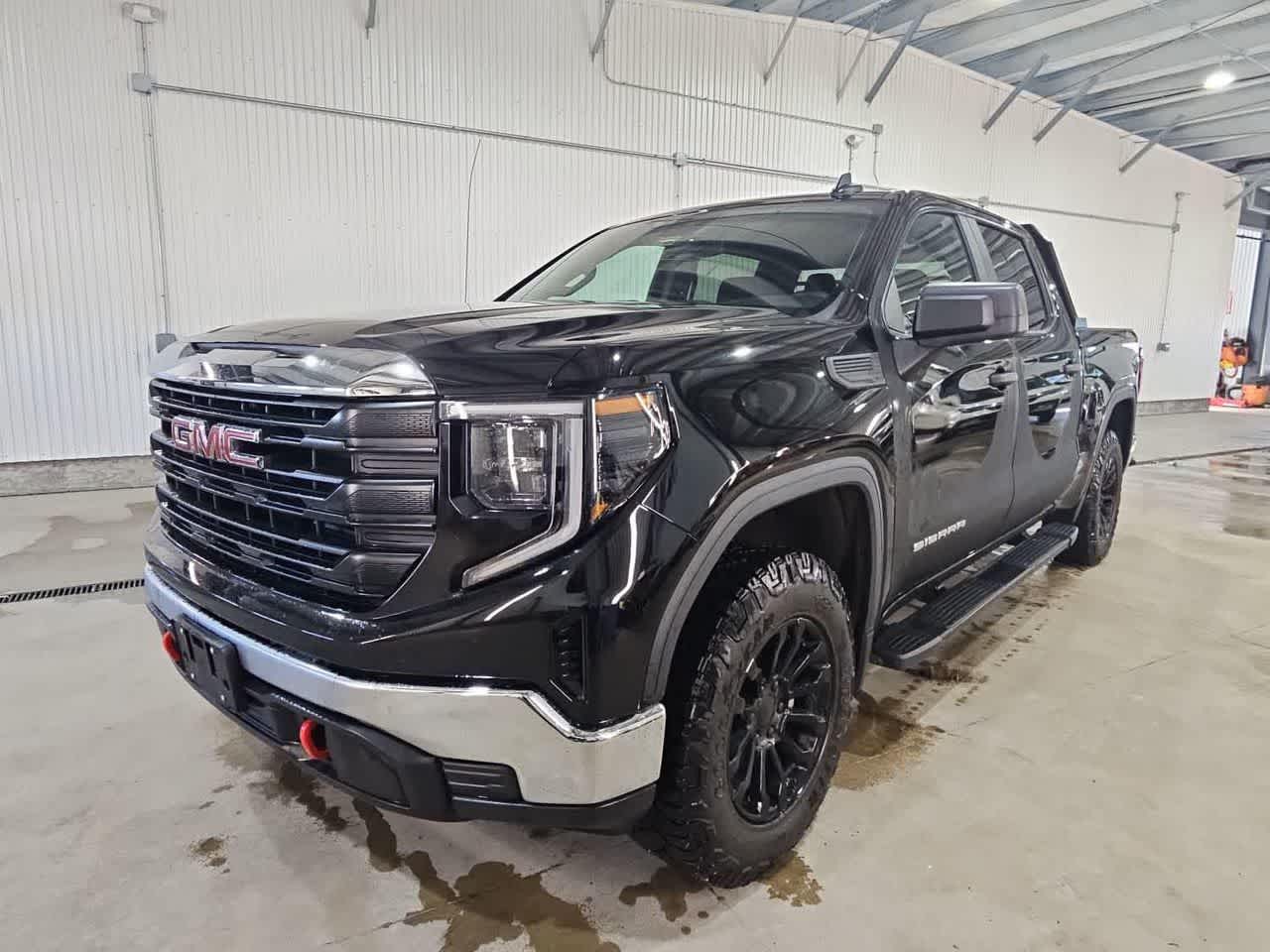 2024 GMC Sierra 1500 Pro's photo