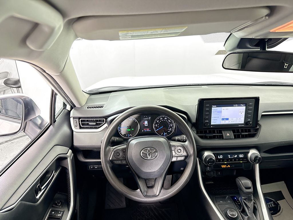 2021 Toyota RAV4 Hybrid XLE photo 20