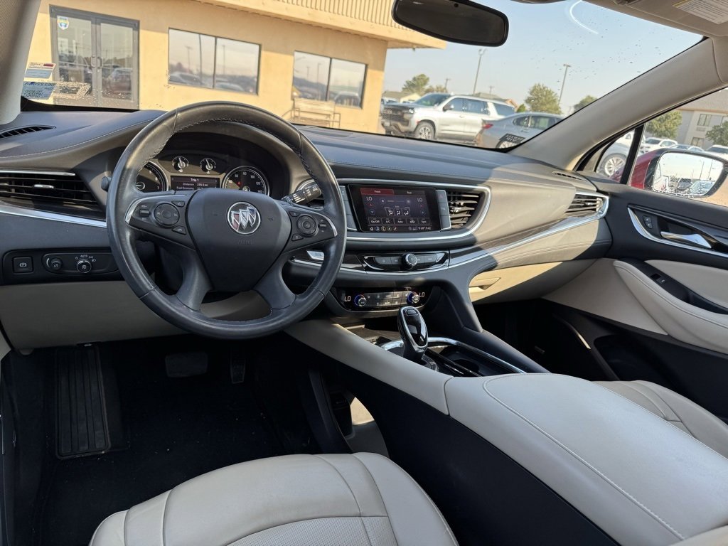 2021 Buick Enclave Essence photo 3