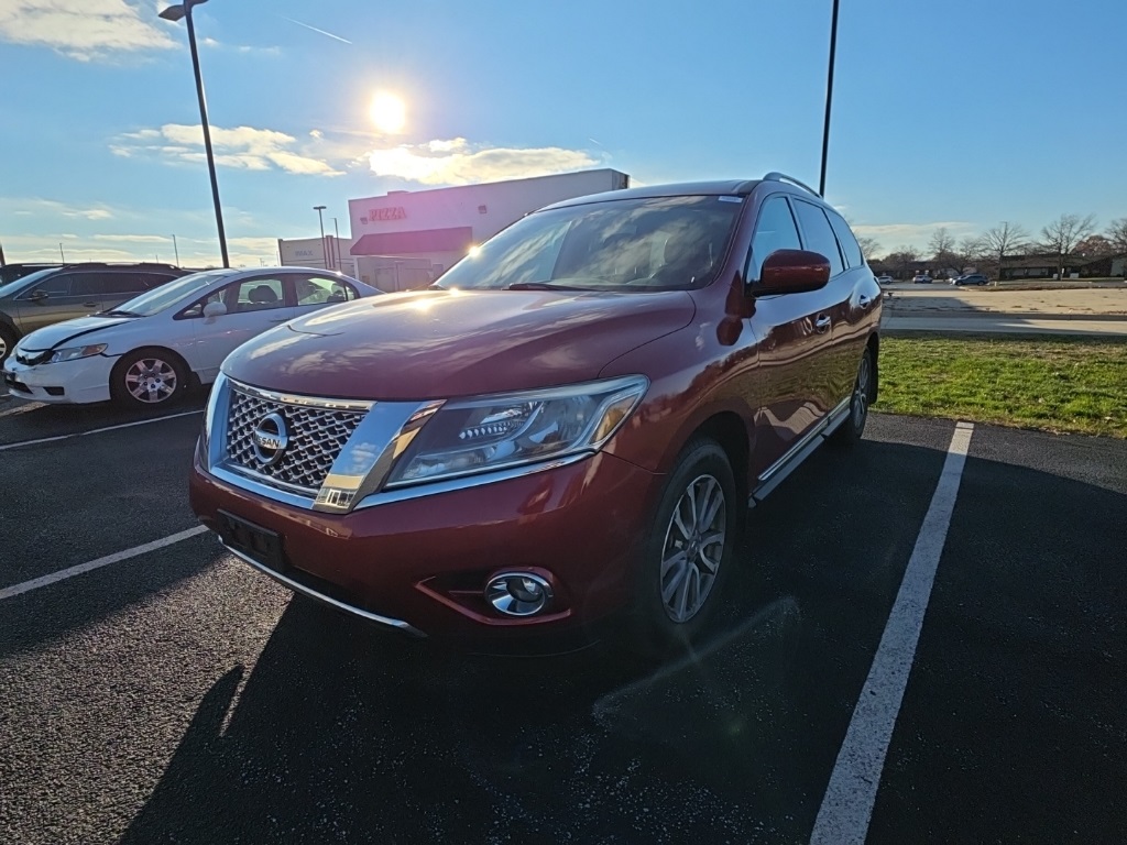 Used 2014 Nissan Pathfinder SL with VIN 5N1AR2MN8EC641815 for sale in Savoy, IL