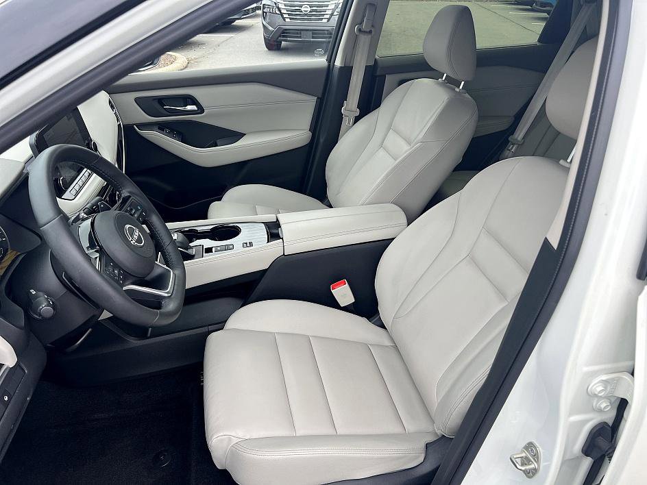 2023 Nissan Rogue SL photo 14