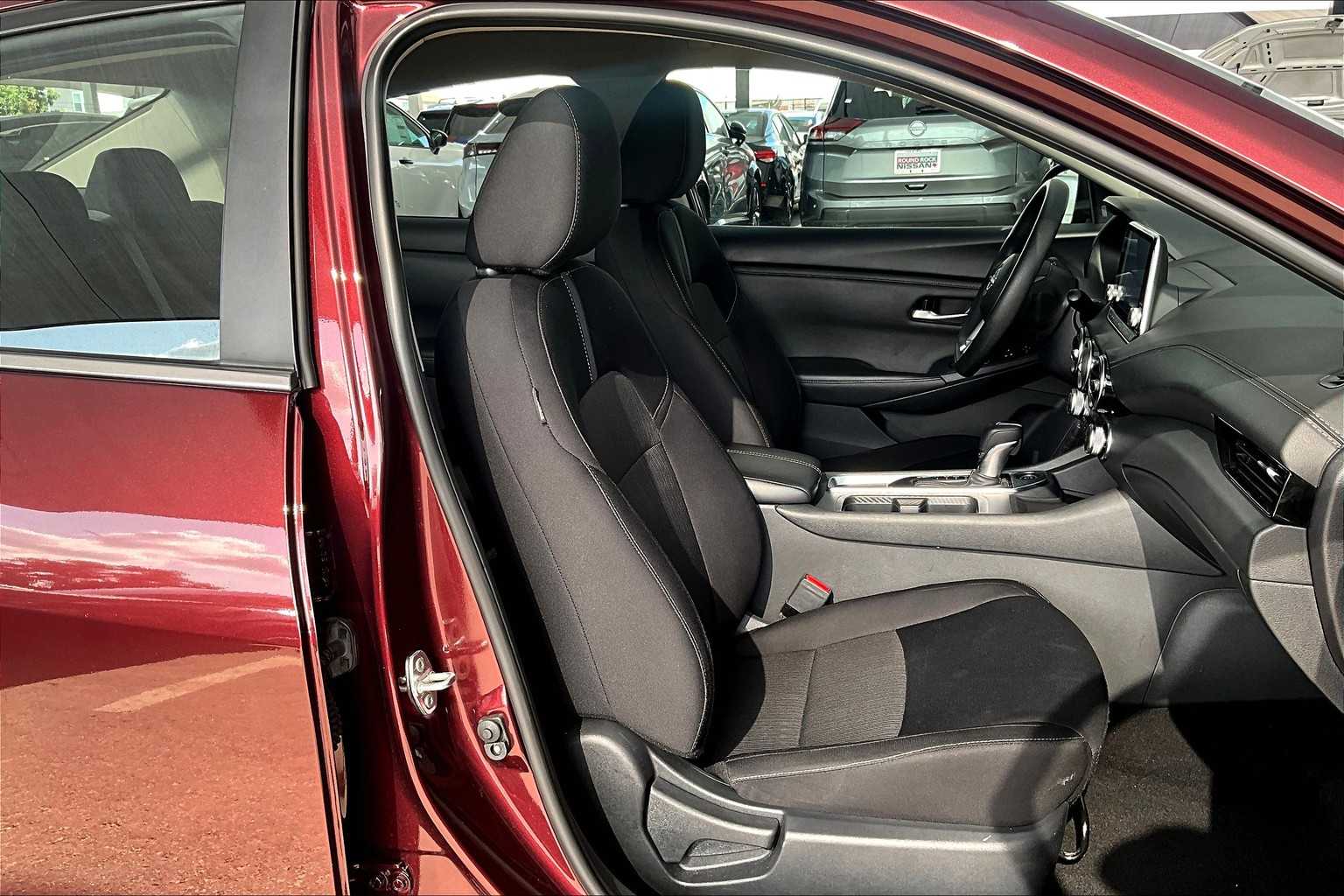 2024 Nissan Sentra SV photo 8