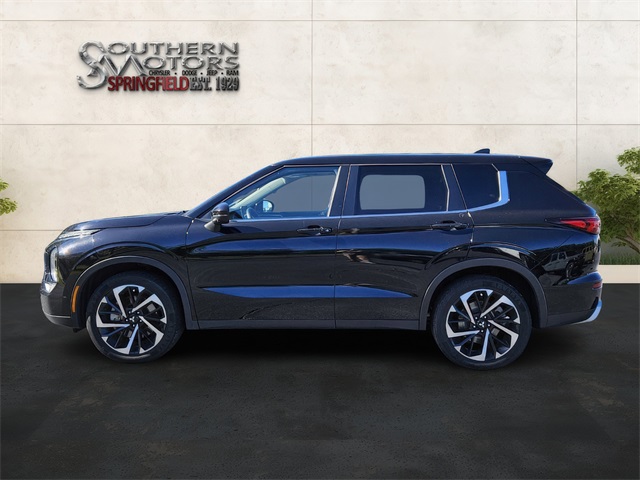 2024 Mitsubishi Outlander SE photo 3