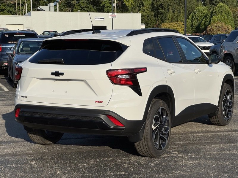 2025 Chevrolet Trax photo 3