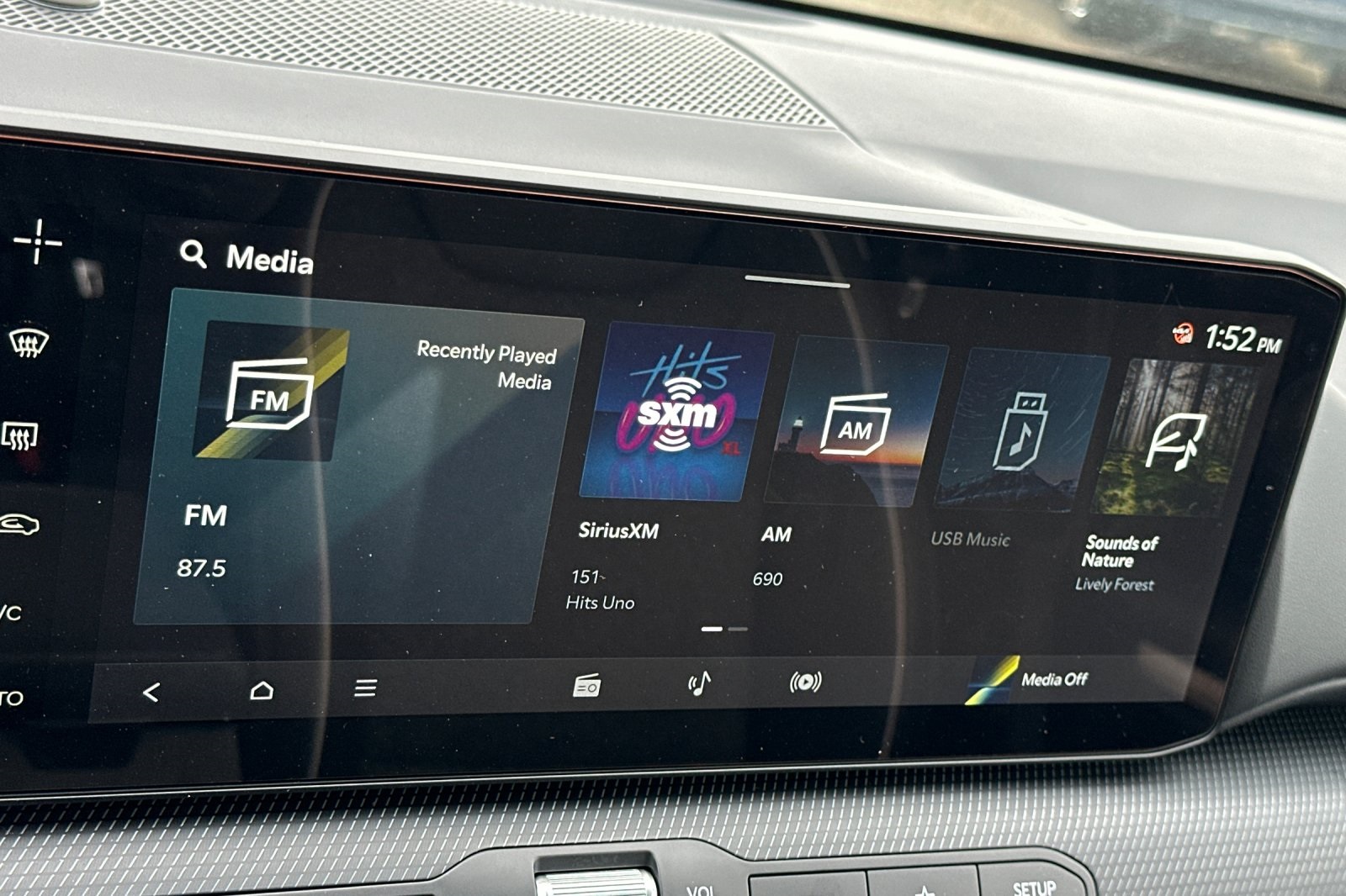 2025 Kia K4 GT-Line photo 12
