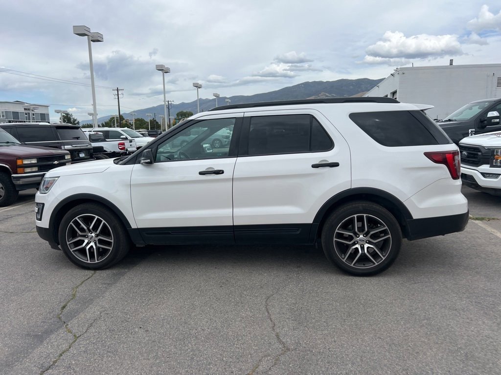 2017 Ford Explorer Sport photo 9